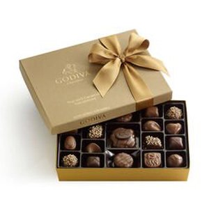 Nut & Caramel Assortment Gift Box (19 Piece)